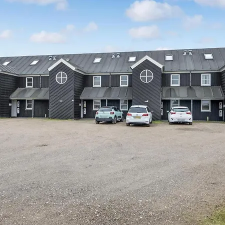 1 Bedroom Beautiful In